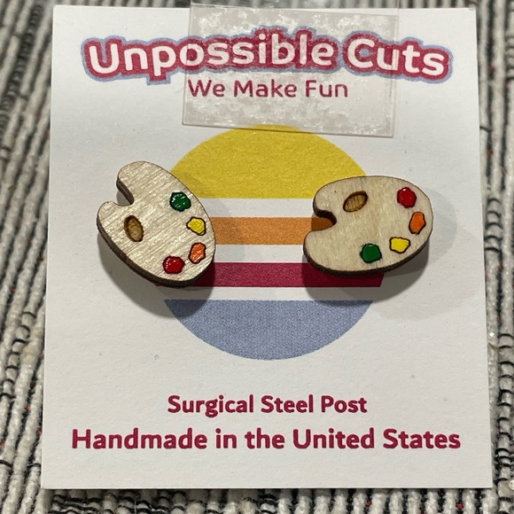 Wooden Paint Pallete Earrings - Picture 1 of 3